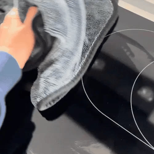 KoalaCloth cleaning mirror
