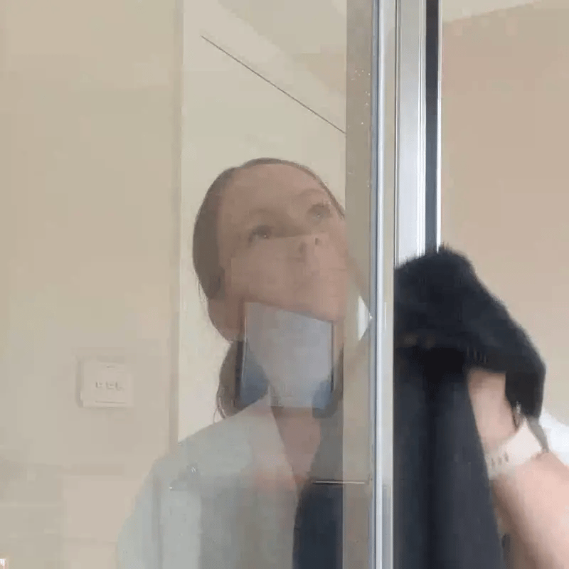 KoalaCloth cleaning shower tap